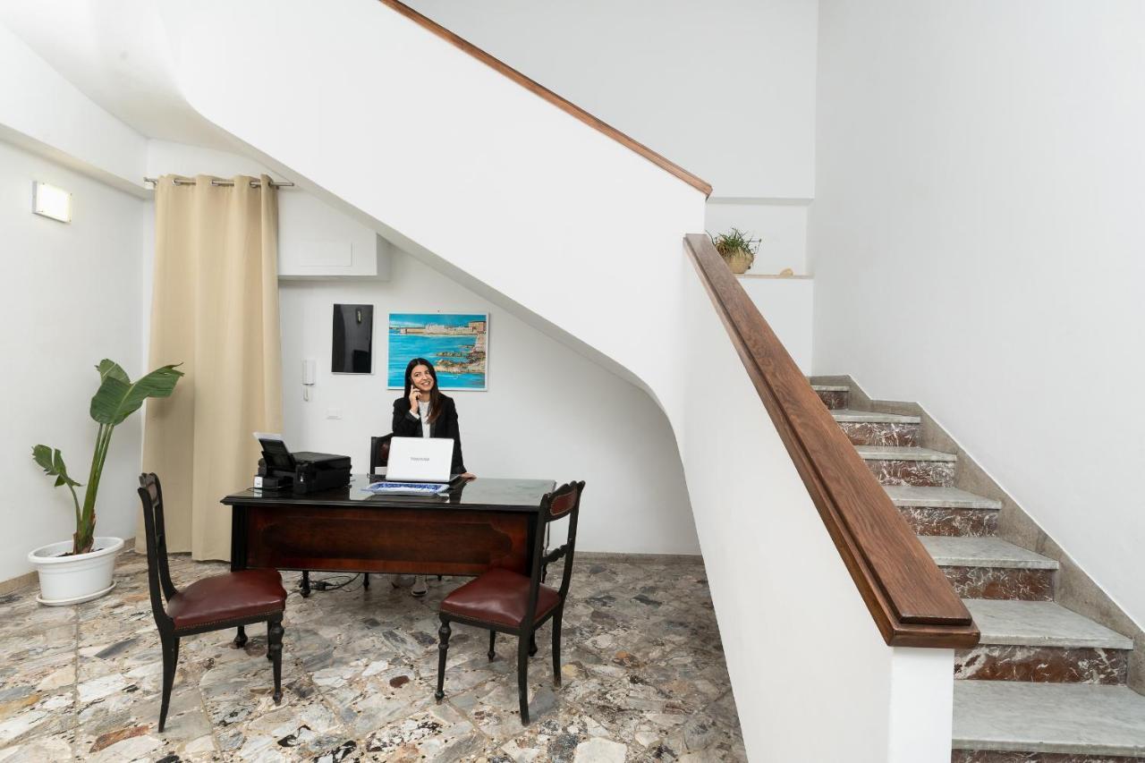 Regina Margherita - Bed And Breakfast & Rooftop Lounge Bar Syracuse Extérieur photo