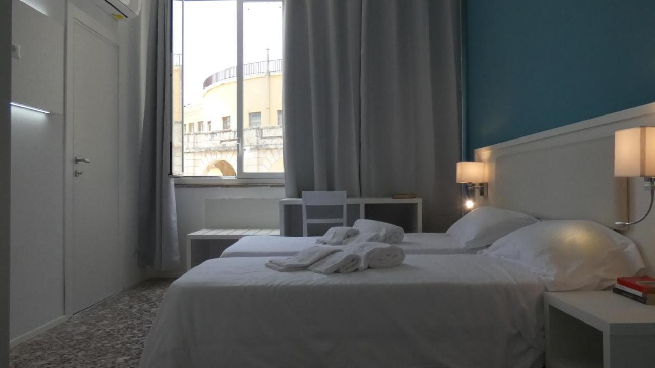 Regina Margherita - Bed And Breakfast & Rooftop Lounge Bar Syracuse Extérieur photo